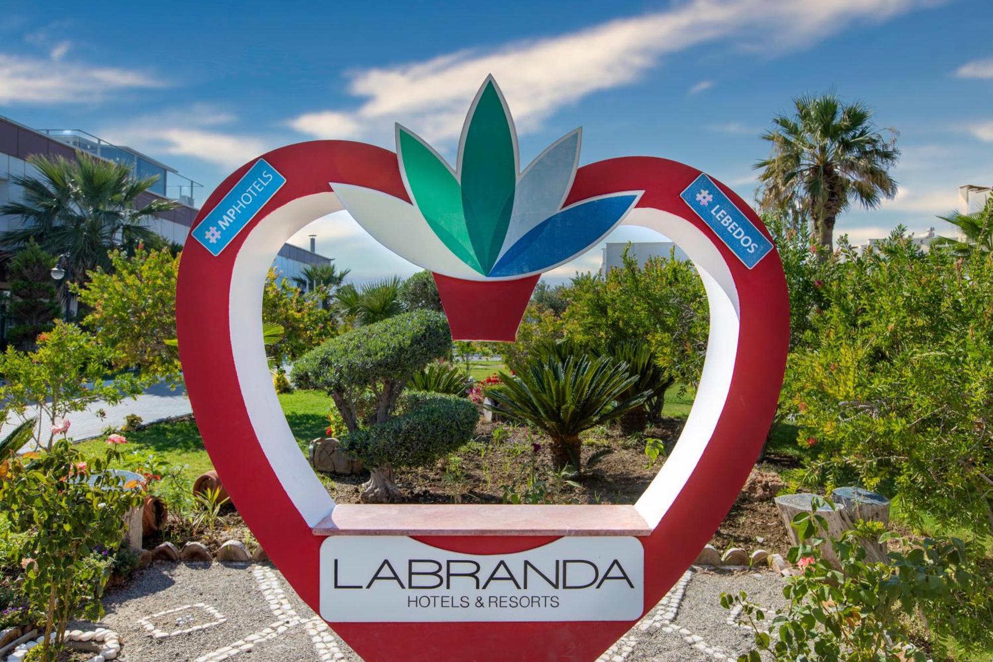 Labranda Lebedos Princess Seferihisar Exteriör bild